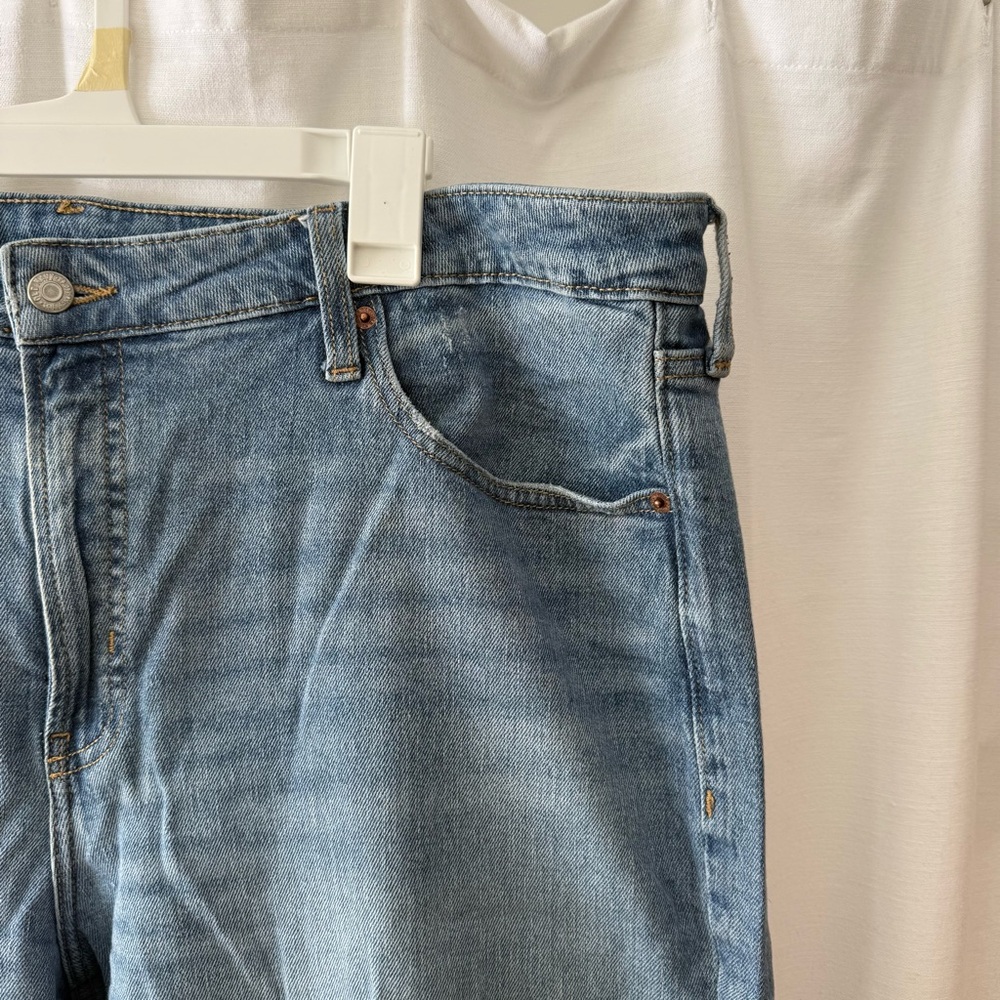 Classic Light Wash Women’s Old Navy Jeans - Light Blue Denim